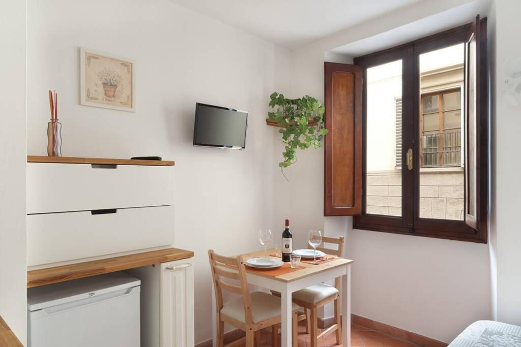 Nice Portion Of Property Near Santa Croce Florenz Exterior foto